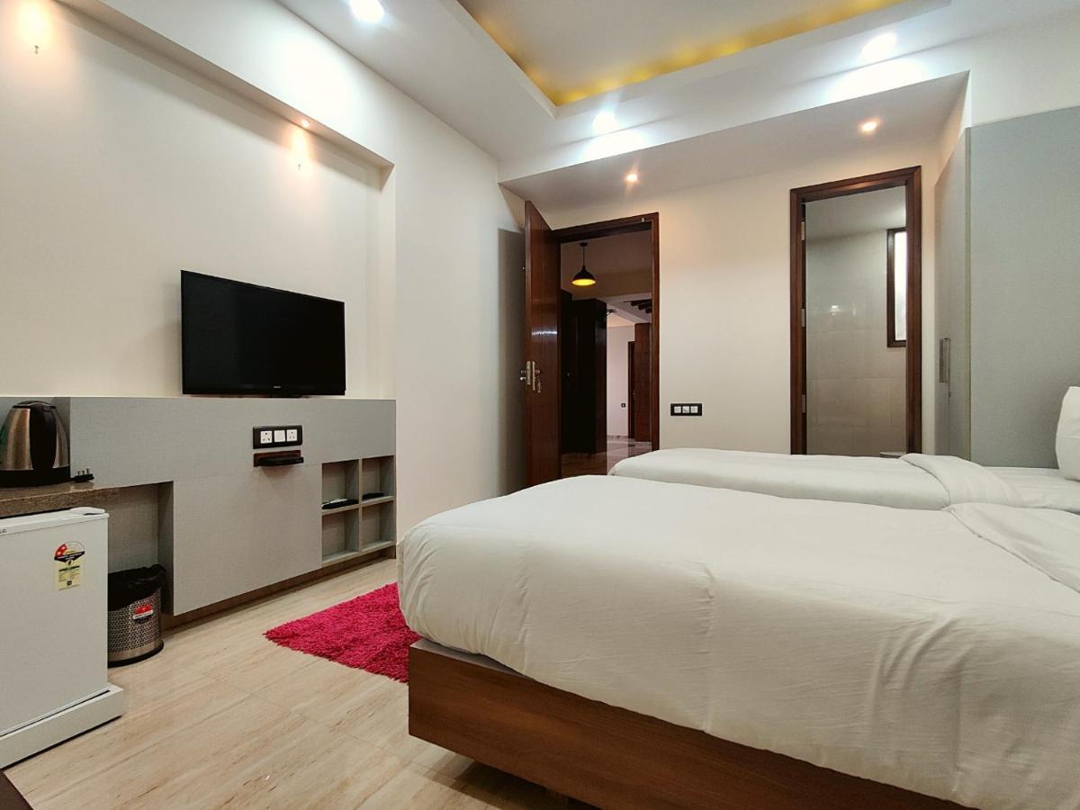 The Shacon Otel Noida Dış mekan fotoğraf